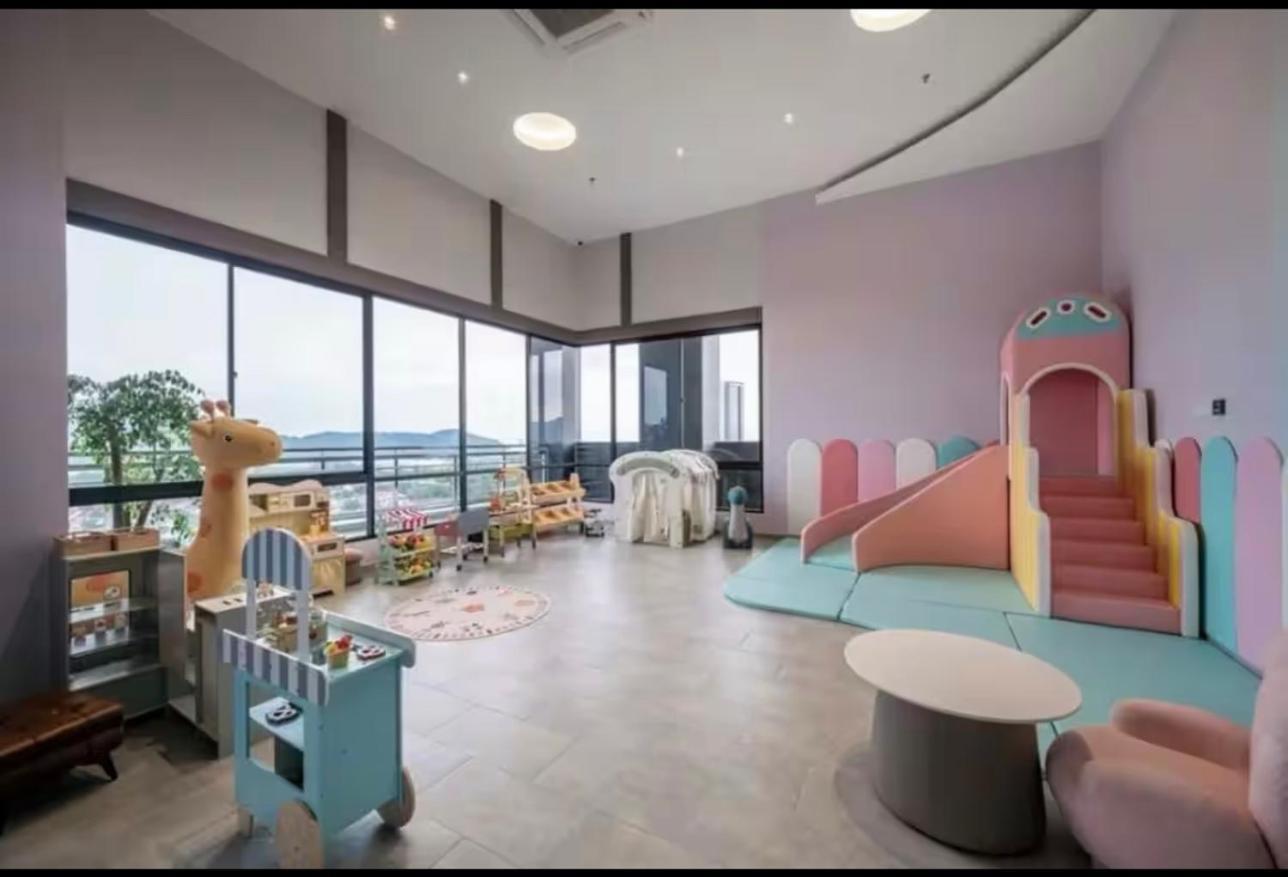 Wanderlust Retreat Aparthotel Bayan Lepas Exterior photo